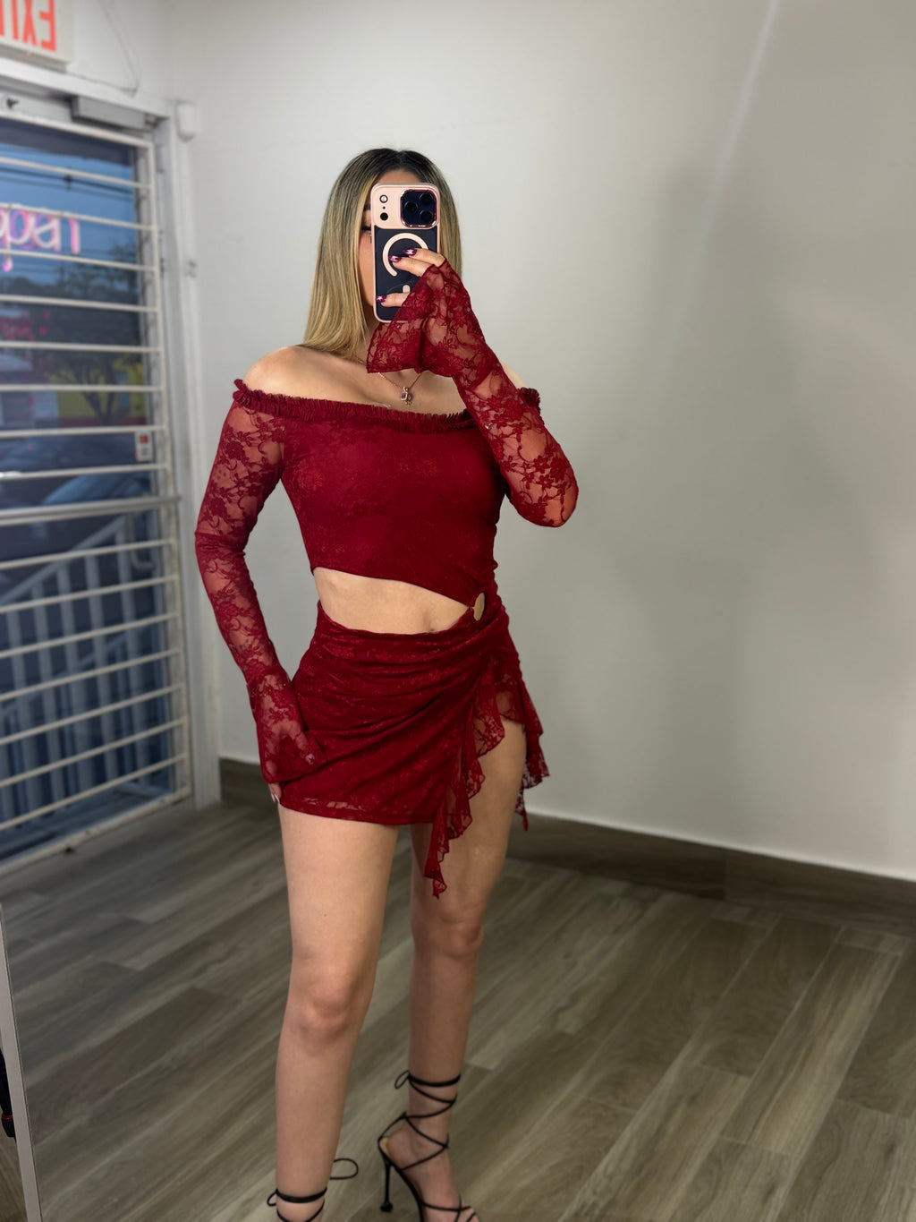 Wine Lace Mini